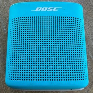 Bose Bluetooth Speaker - No Power, No Charger, Needs to Go!